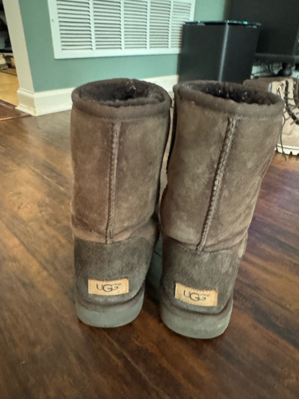 UGG Plush Shearling Interior in Dark Brown